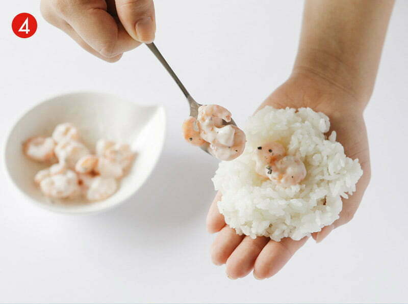 tutoriel étape de fabrication de l'onigiri avec du riz rond japonica akafuji