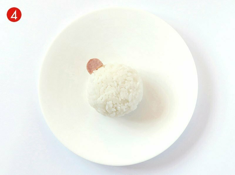 étape de la recette de Kyaraben avec du riz rond japonica akafuji